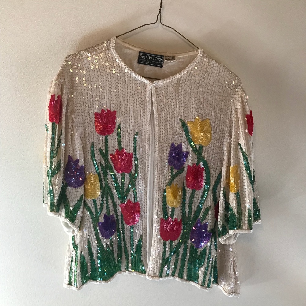 Sequined Cape With Tulip Pattern - image 1